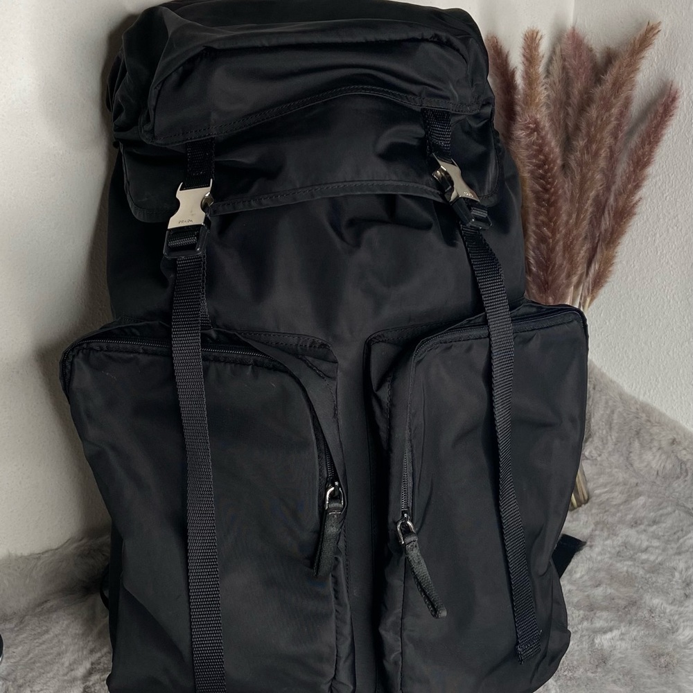 Prada bag / montagna